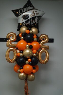 Organic 2020 Graduation Pole