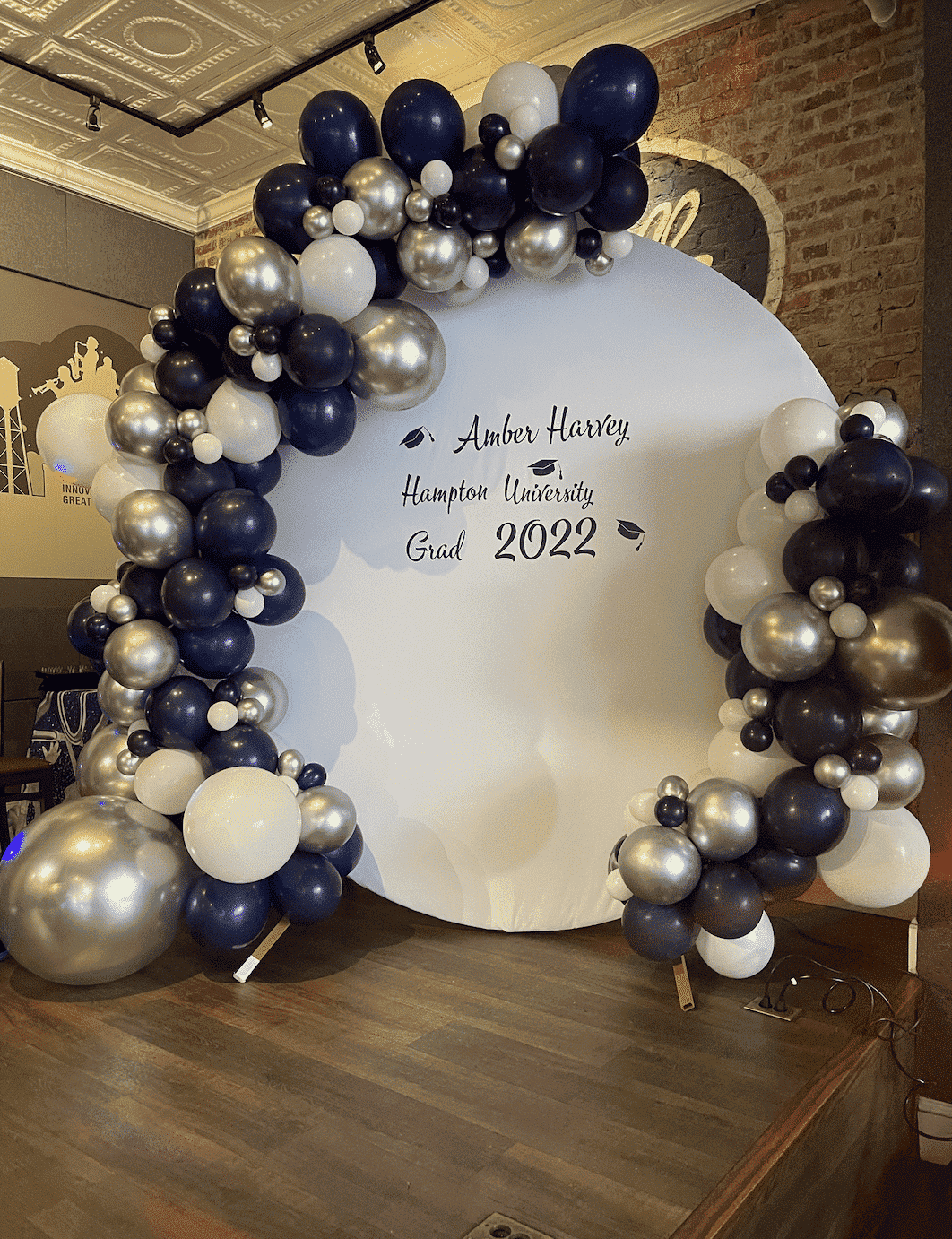 Screenshot 2023-04-11 at 11.31.18 AM Balloon garland w/ circle stand