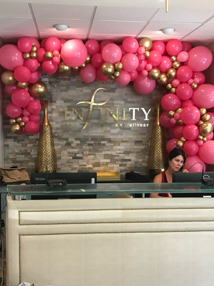 AED54769-0352-4FFE-BA9B-FA3F0137C5C8_1_201_a Pink Balloon Garland Gold accents