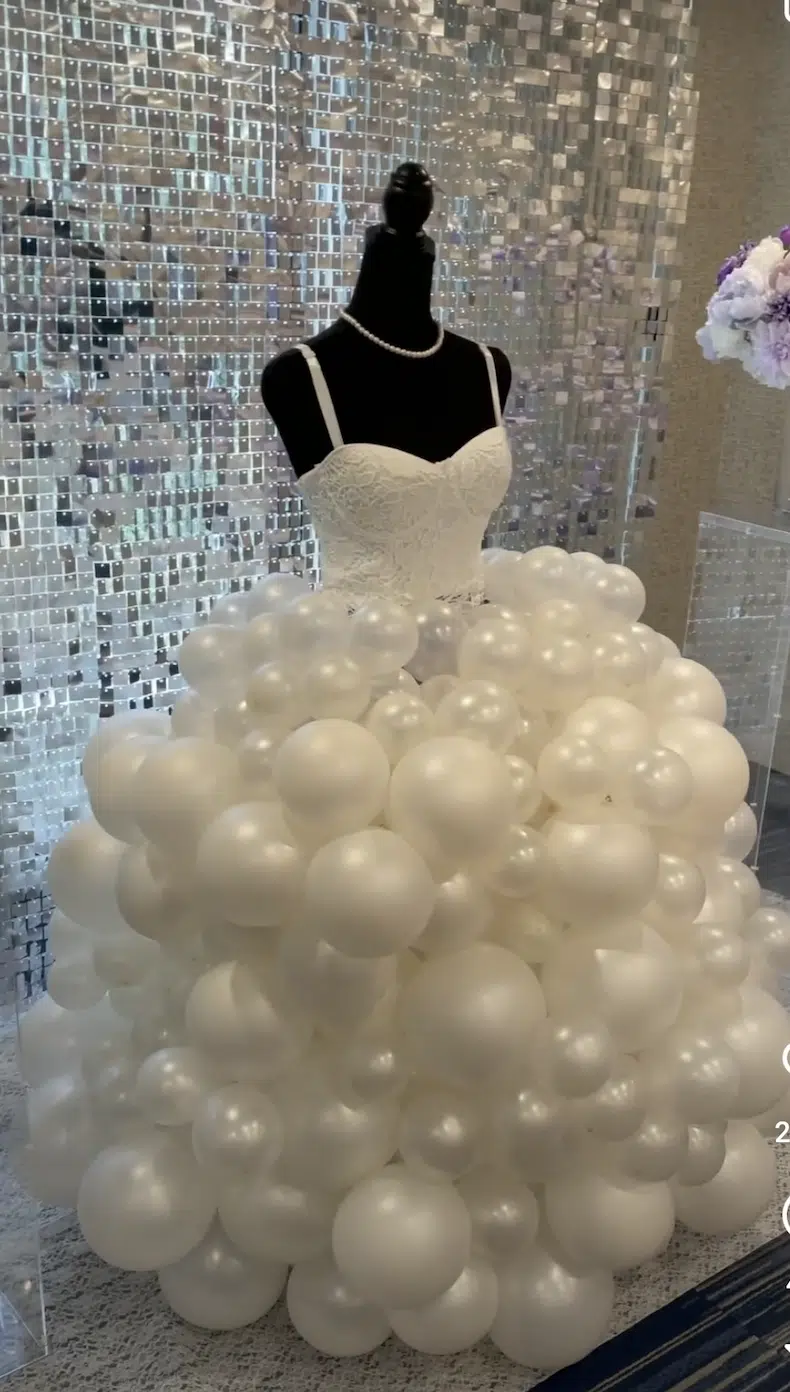 Eco-Friendly Organic Balloon Dress: Sustainable Style for Every Occasion - PARTY BALLOONS BY Q Eco-Friendly Organic Balloon Dress: Sustainable Style for Every Occasion - PARTY BALLOONS BY Q