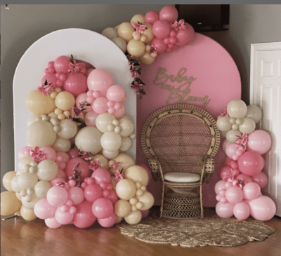 Alternative view of Window Arched Chiara wall with Balloon Garland