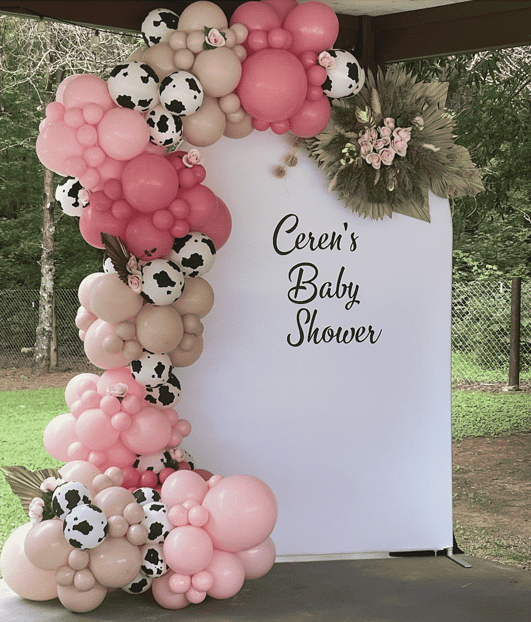baby shower Chiara wall w balloon garland